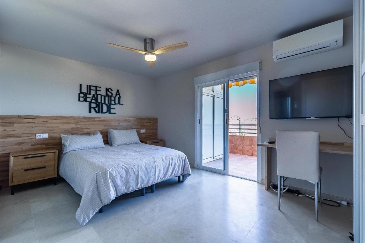 Vistas Azules -- Remodeled, Large Terrace, Spectacular Ocean Views And Beach Level Access Торремолинос Экстерьер фото
